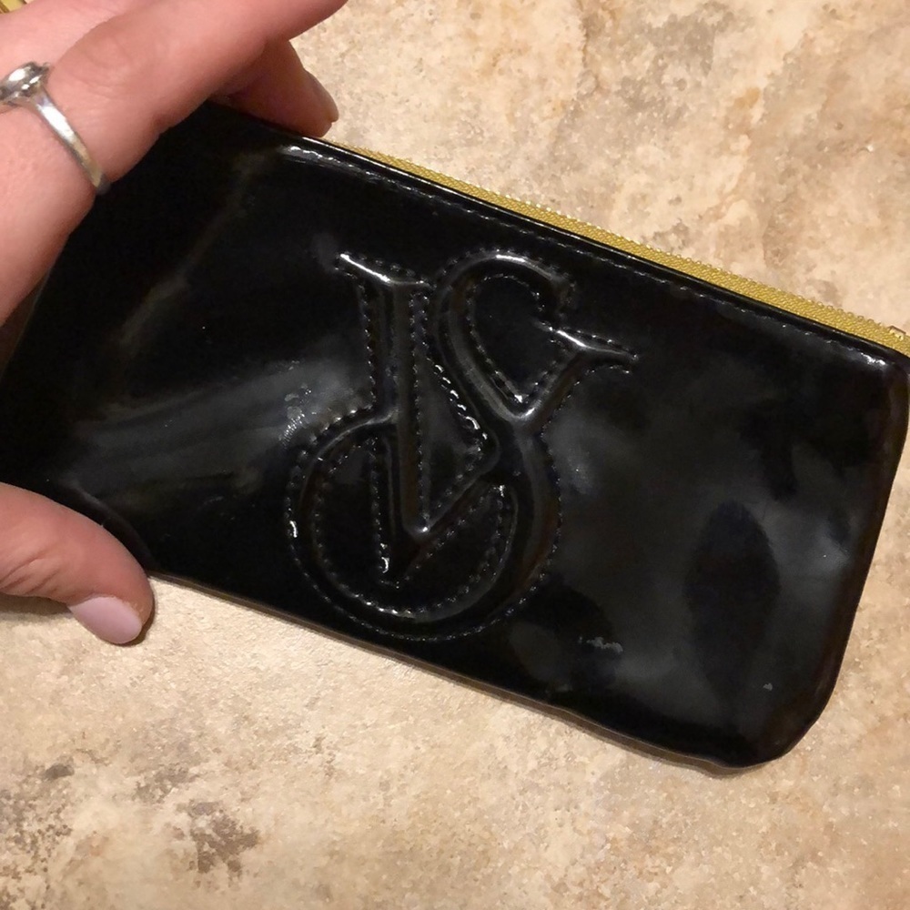 *FREE with purchase*
Small blAck and gold VS pouch/wallet - Picture 3 of 5